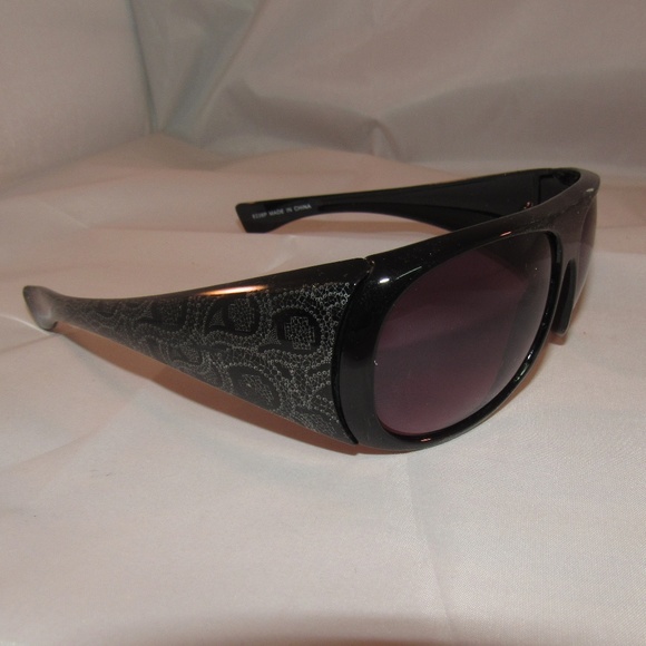Awesome Black Frame Sunglasses Fancy Temple Arm - Picture 7 of 7
